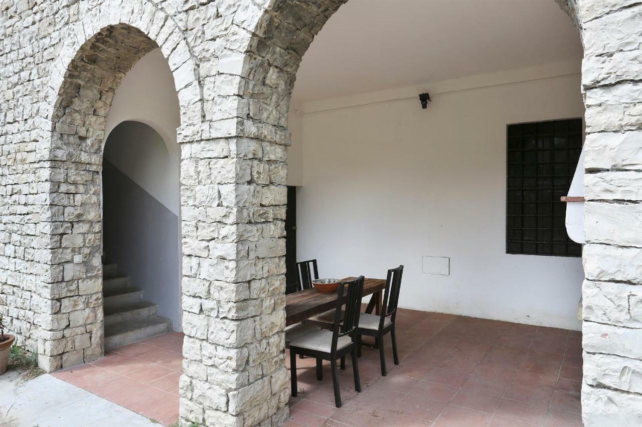 Mondo Pazzo Ruota Buitenkant foto